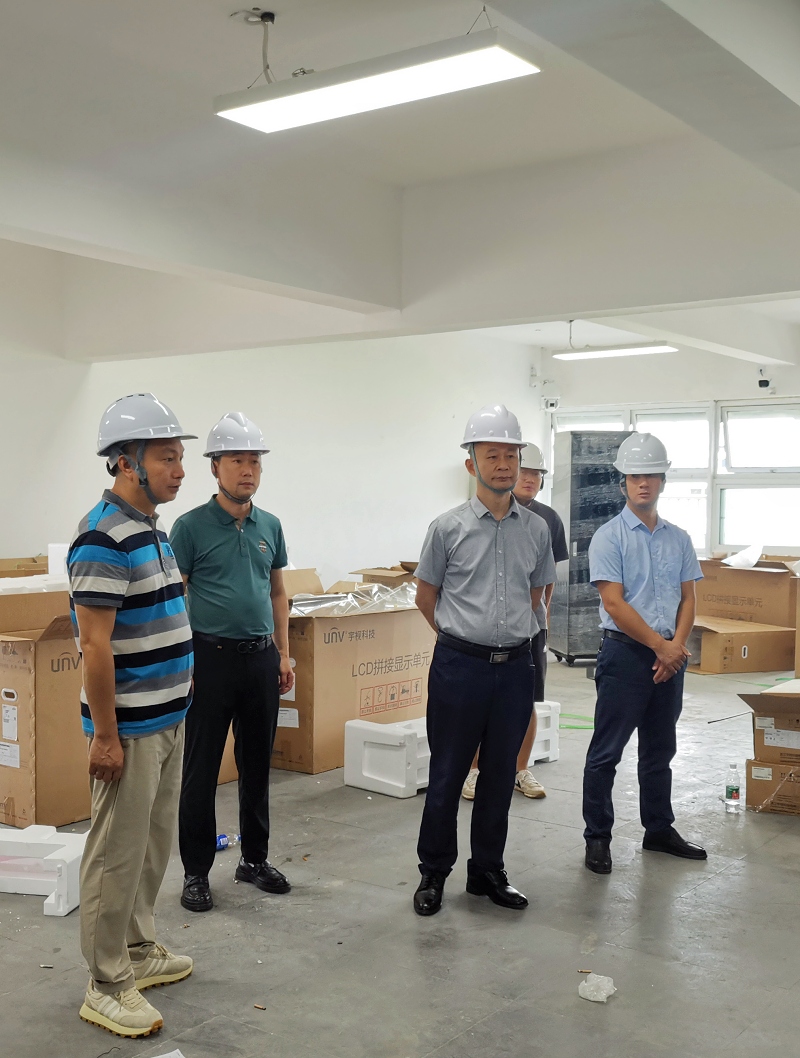 集团公司党委副书记、总经理张跃林到久安科技公司开展安全检查(图1) 相片.jpg