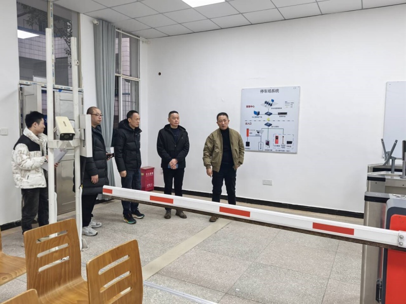 督导启新篇 笃行以致远|江阳区人力资源和社会保障局到安防教育培训基地检查指导工作(图2) 参观安防实操基地.jpg