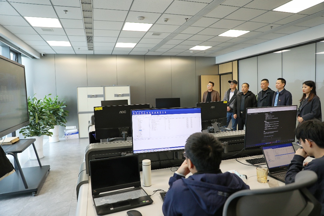 新疆阿勒泰地区金华保安押运公司到泸州考察交流(图4) 配图3.jpg