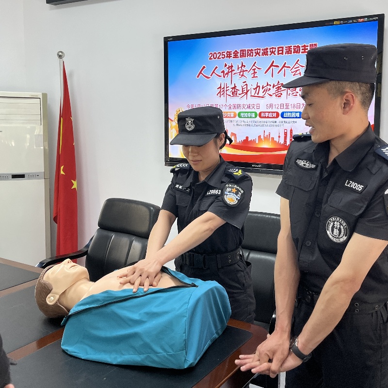 模拟学习心肺复苏法.jpg