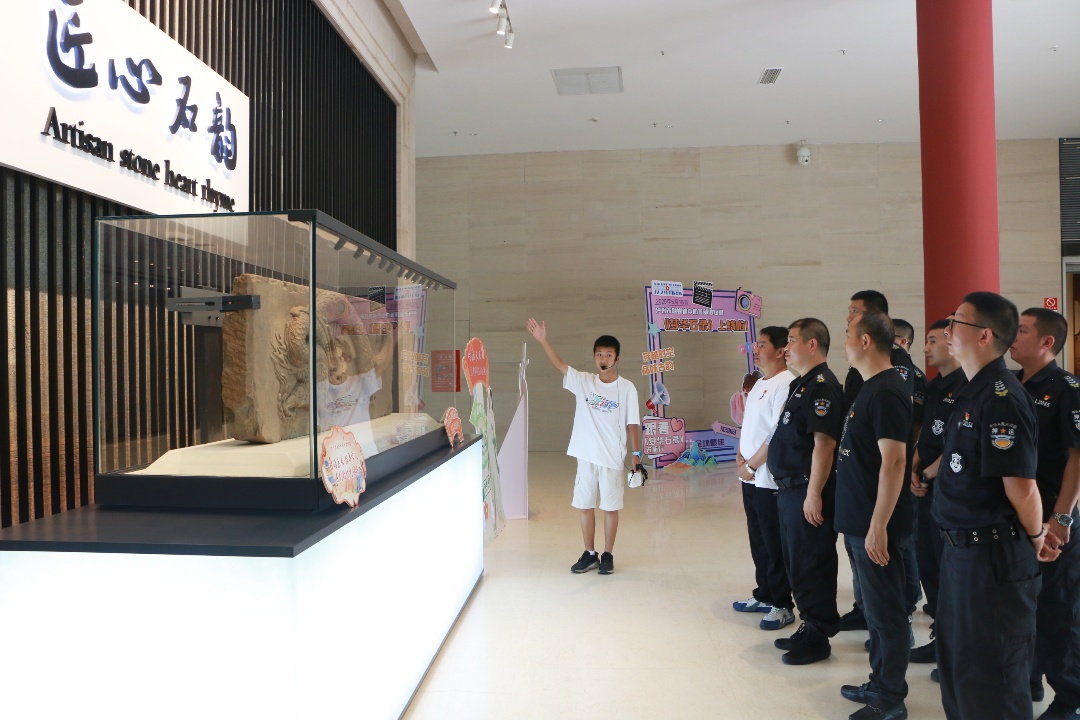 参观照片 (4).JPG
