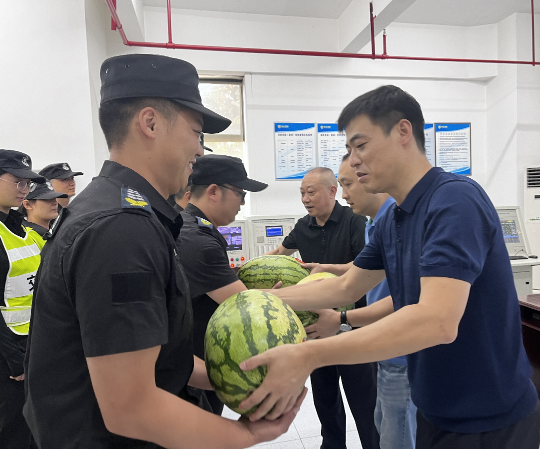到市局慰问.png
