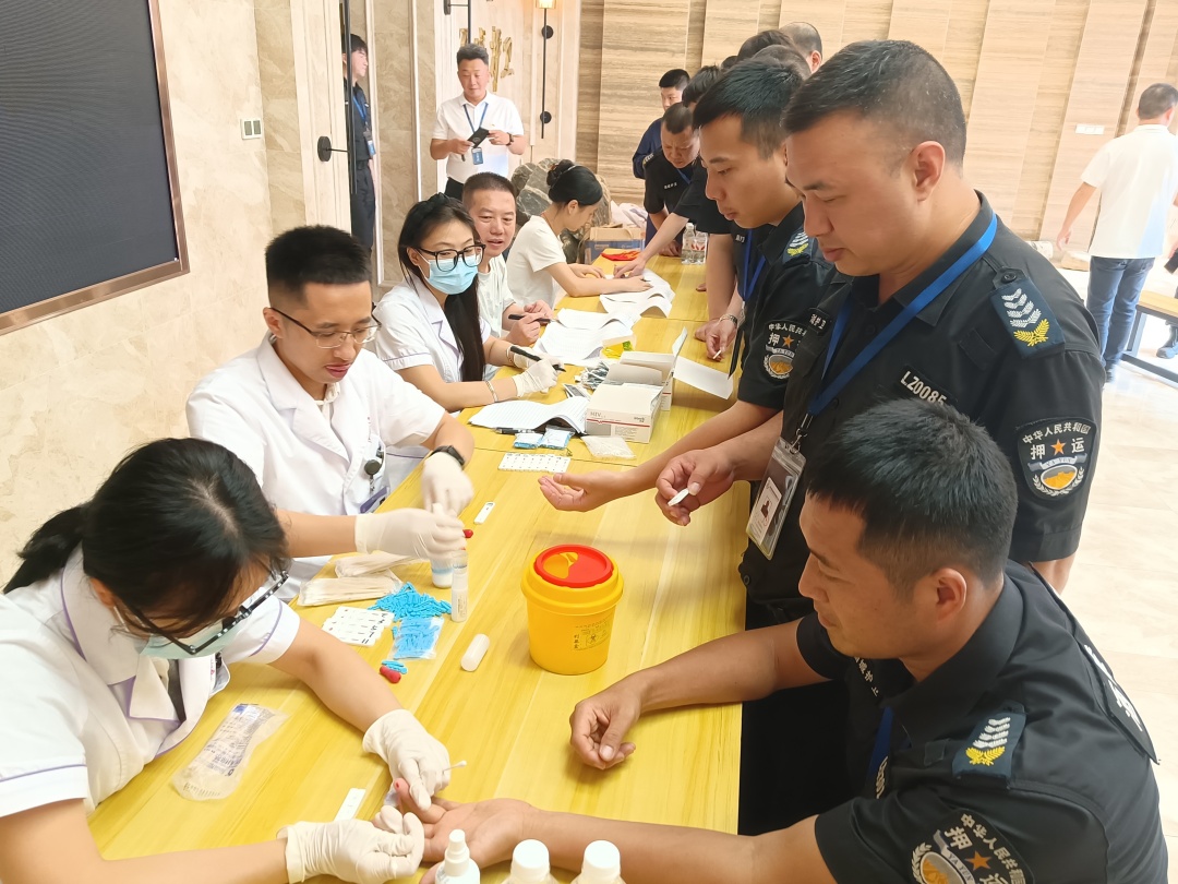 酷暑传真情 防疾筑健康(图1) 1.jpg