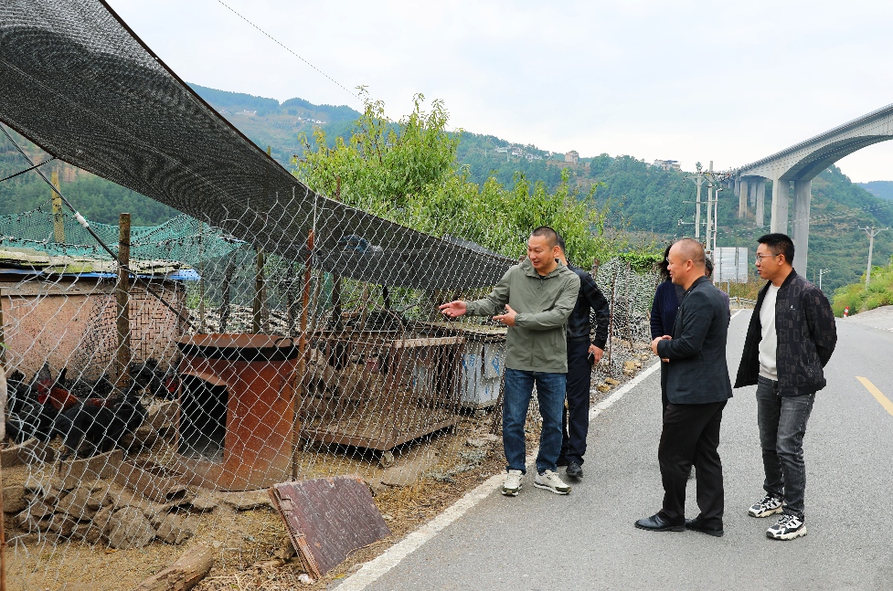 春华秋实践初心 用情帮扶暖乌蒙 |四川融通安防集团深入乌蒙山区开展乡村振兴调研(图4) ffd1812b5440121e970352649b56caec.jpg